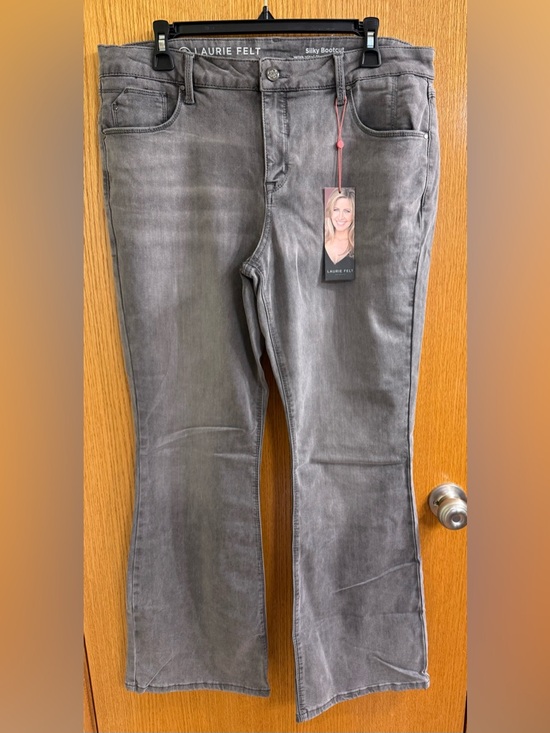 Laurie Felt Denim - Laurie Felt Gray Flared Jeans - Silky Bootcut
NWT